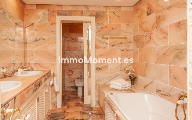 Resale - Apartment - Marbella - Elviria