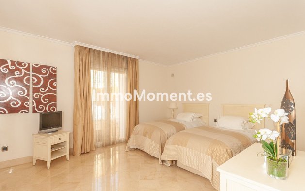 Resale - Apartment - Marbella - Elviria