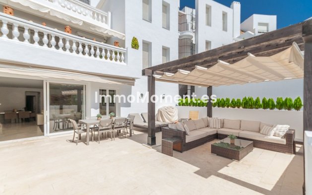 Resale - Apartment - Marbella - Elviria