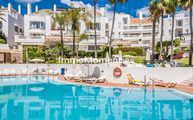 Resale - Apartment - Marbella - Elviria
