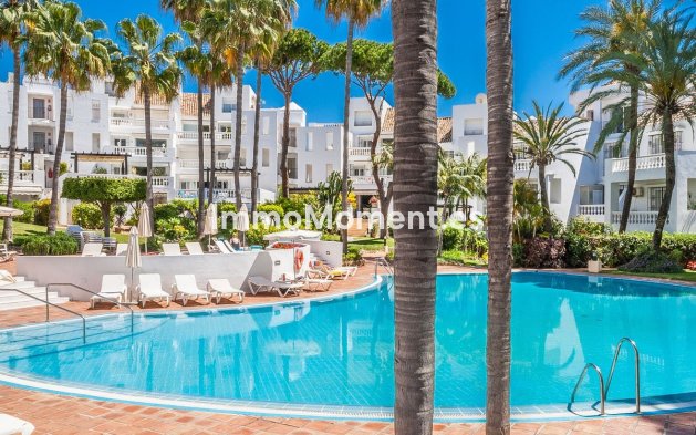 Resale - Apartment - Marbella - Elviria