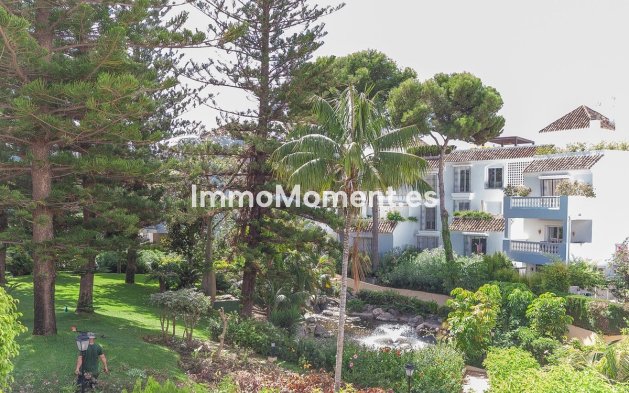 Resale - Apartment - Marbella - Elviria