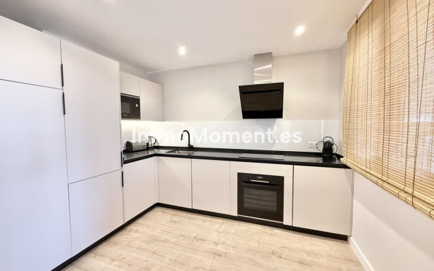 Resale - Apartment - Benahavís - Benahavís Centro