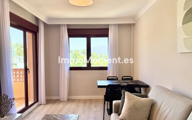 Resale - Apartment - Benahavís - Benahavís Centro