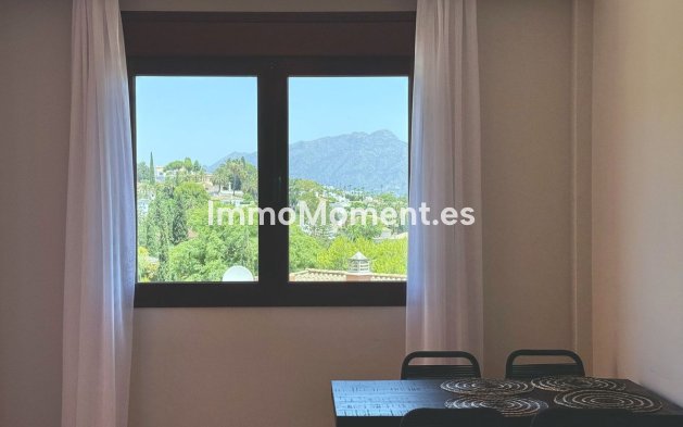 Resale - Apartment - Benahavís - Benahavís Centro