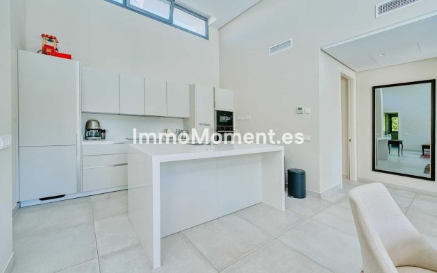 Wiederverkauf - Freistehende Villa - Estepona  - Estepona Centro