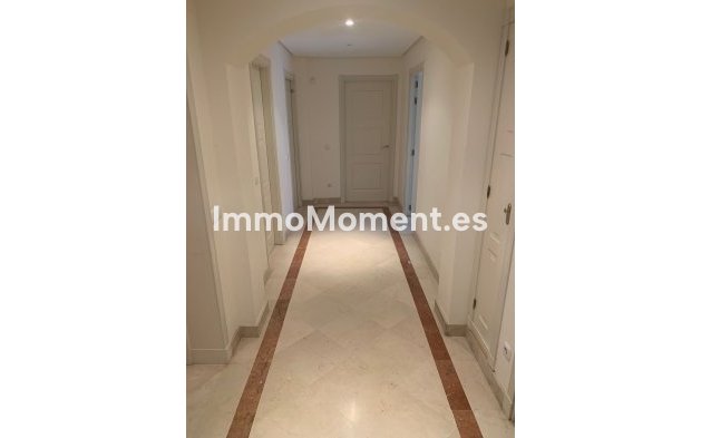 Resale - Apartment - Marbella - Bahía de Marbella
