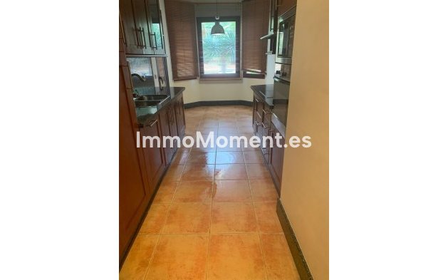Resale - Apartment - Marbella - Bahía de Marbella