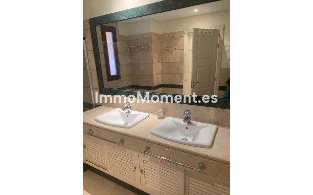 Resale - Apartment - Marbella - Bahía de Marbella