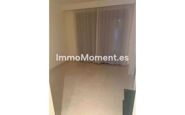Resale - Apartment - Marbella - Bahía de Marbella