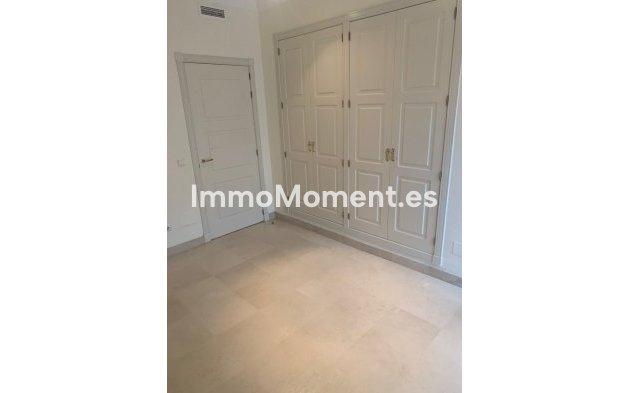 Resale - Apartment - Marbella - Bahía de Marbella