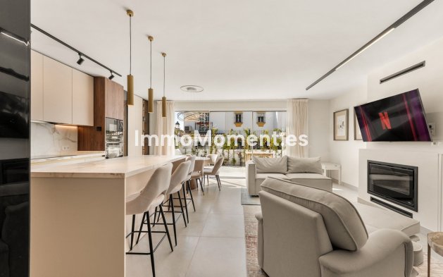 Revente - Maison mitoyenne - Estepona  - Estepona Centro