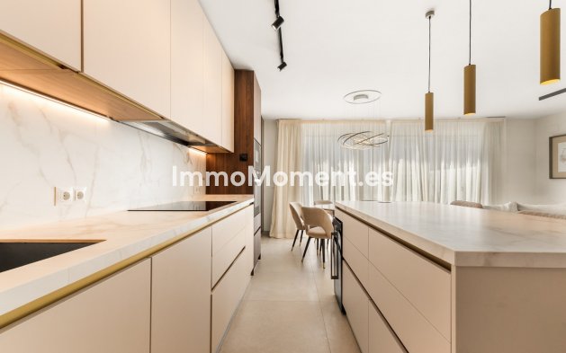 Revente - Maison mitoyenne - Estepona  - Estepona Centro