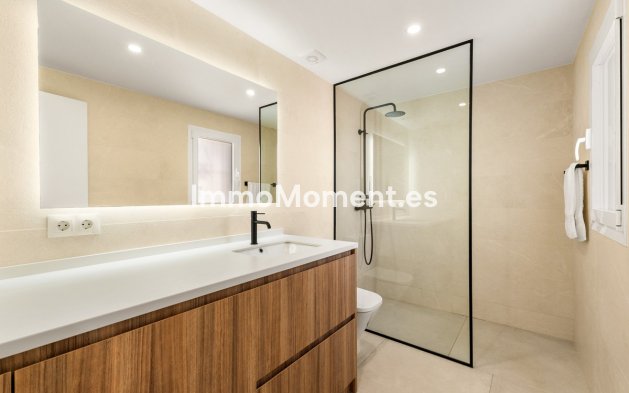 Revente - Maison mitoyenne - Estepona  - Estepona Centro