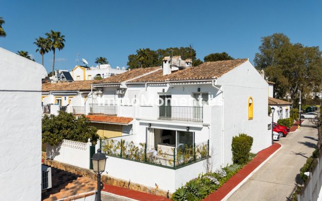 Revente - Maison mitoyenne - Estepona  - Estepona Centro