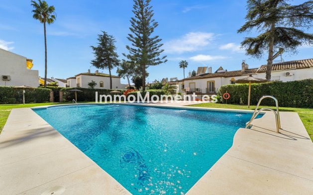 Revente - Maison mitoyenne - Estepona  - Estepona Centro