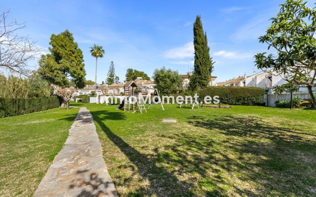 Revente - Maison mitoyenne - Estepona  - Estepona Centro