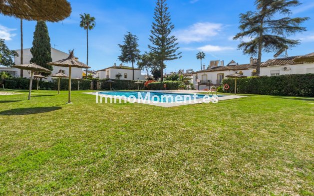 Revente - Maison mitoyenne - Estepona  - Estepona Centro