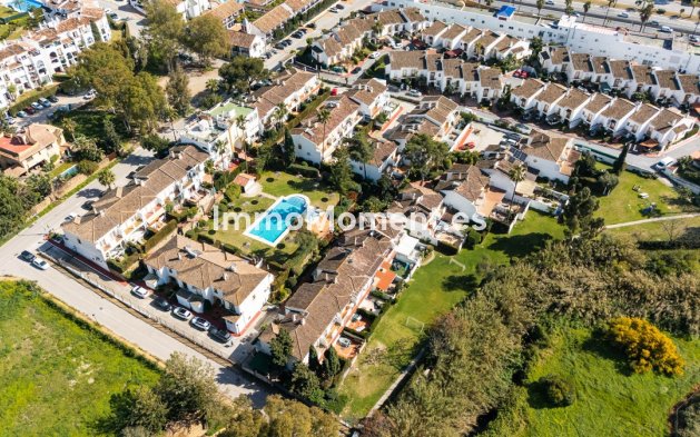 Revente - Maison mitoyenne - Estepona  - Estepona Centro