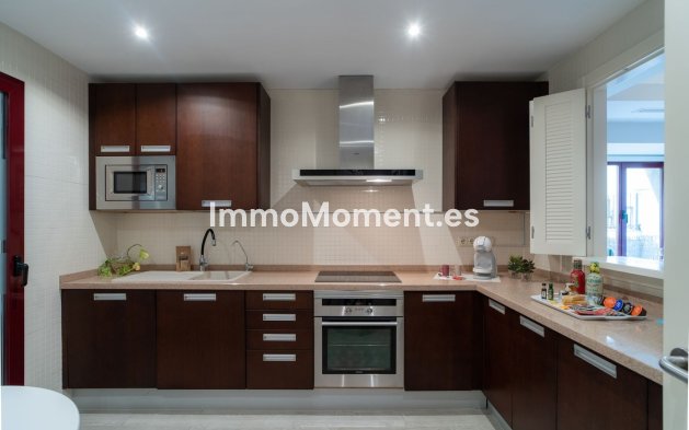 Resale - Detached villa - Marbella - Nueva Andalucía