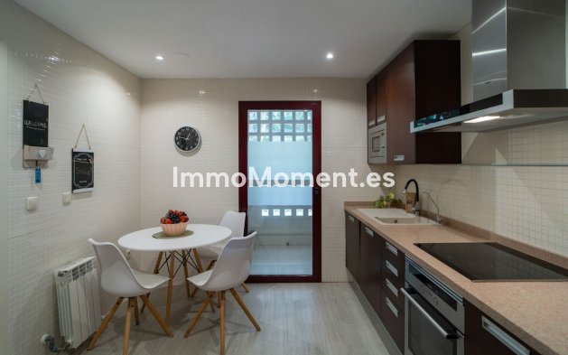 Resale - Detached villa - Marbella - Nueva Andalucía