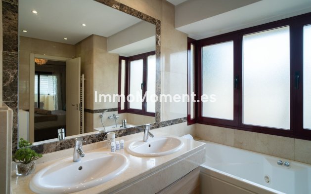 Resale - Detached villa - Marbella - Nueva Andalucía