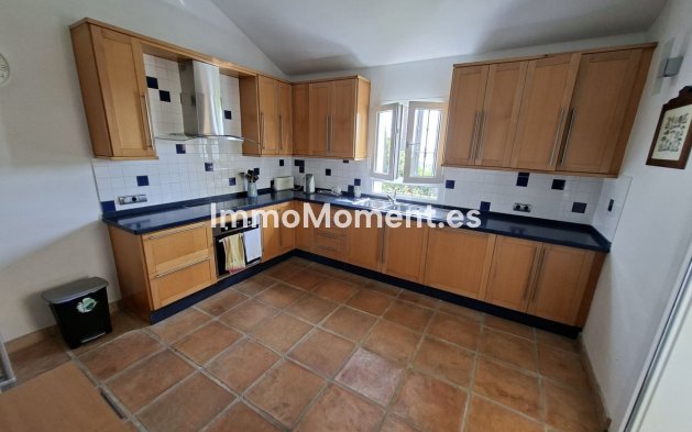 Resale - Detached villa - Manilva - La Duquesa