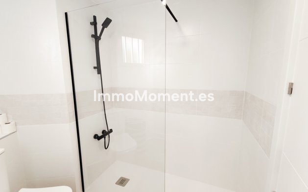 Resale - Apartment - Orihuela Costa - Cabo roig - La Zenia