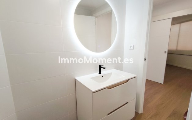 Resale - Apartment - Orihuela Costa - Cabo roig - La Zenia