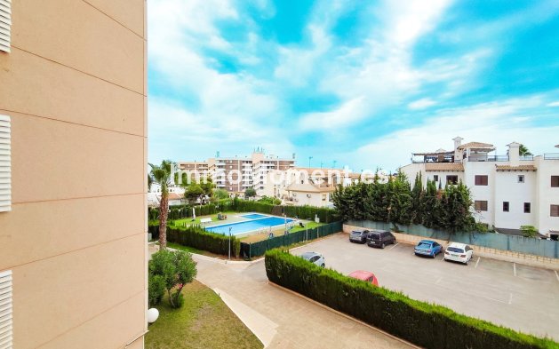 Resale - Apartment - Orihuela Costa - Cabo roig - La Zenia