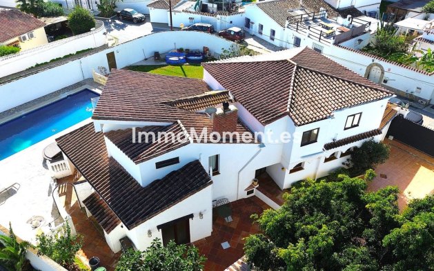 Reventa - Villa independiente - Estepona  - Estepona Centro