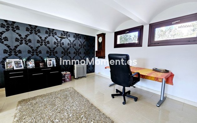 Reventa - Villa independiente - Estepona  - Estepona Centro
