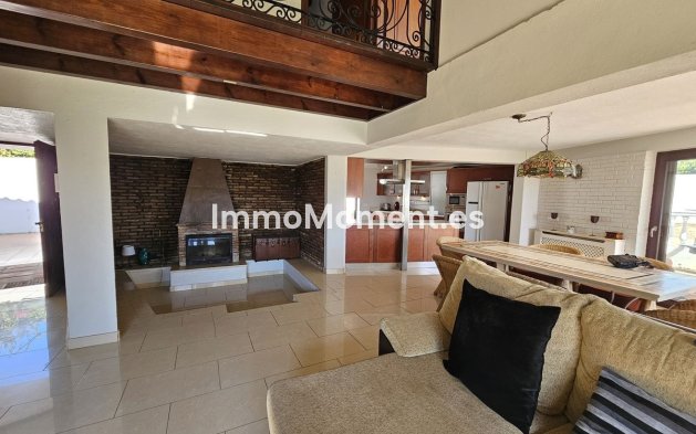 Reventa - Villa independiente - Estepona  - Estepona Centro