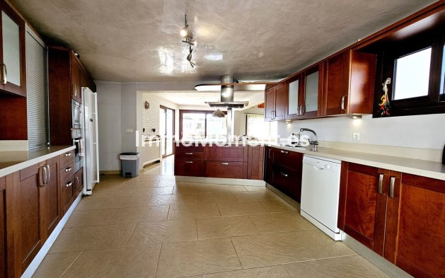 Reventa - Villa independiente - Estepona  - Estepona Centro