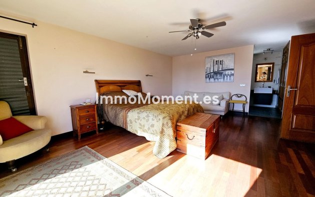Reventa - Villa independiente - Estepona  - Estepona Centro