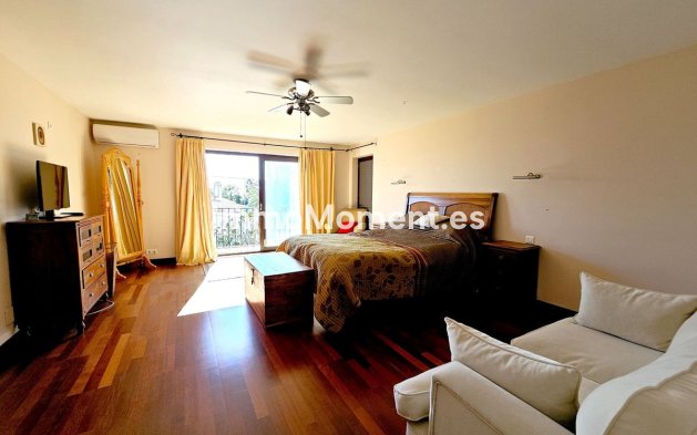 Reventa - Villa independiente - Estepona  - Estepona Centro