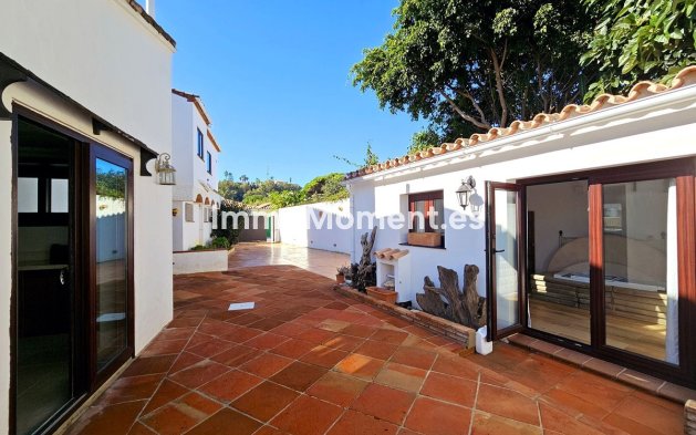 Reventa - Villa independiente - Estepona  - Estepona Centro
