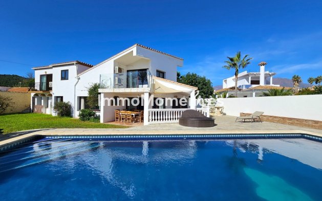 Reventa - Villa independiente - Estepona  - Estepona Centro