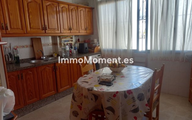 Reventa - Villa independiente - Estepona  - Estepona Centro