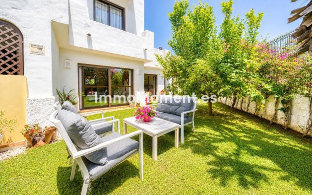 Resale - Apartment - Estepona - Estepona Centro