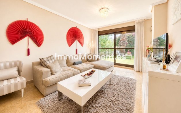 Resale - Apartment - Estepona - Estepona Centro