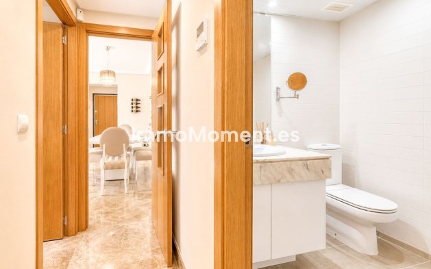 Resale - Apartment - Estepona - Estepona Centro