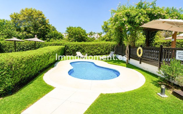 Resale - Apartment - Estepona - Estepona Centro