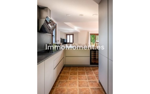 Wiederverkauf - Freistehende Villa - Estepona  - New Golden Mile