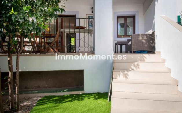 Wiederverkauf - Freistehende Villa - Estepona  - New Golden Mile