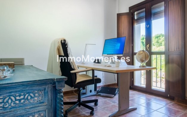 Wiederverkauf - Freistehende Villa - Estepona  - New Golden Mile