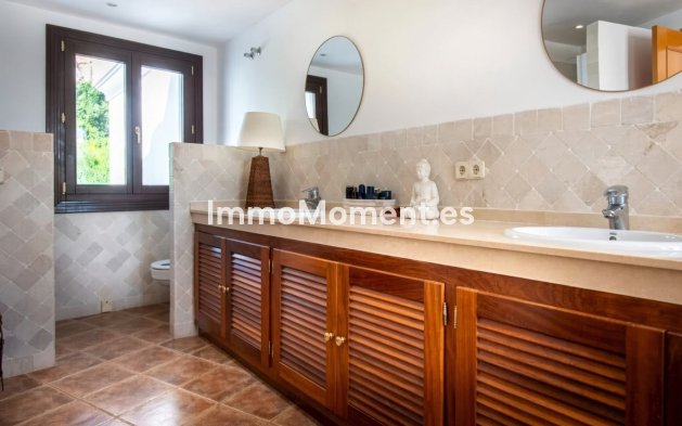 Wiederverkauf - Freistehende Villa - Estepona  - New Golden Mile