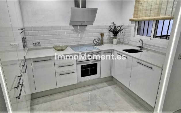 Resale - Townhouse - Estepona - Estepona Centro