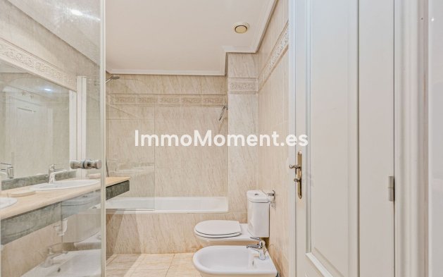 Wiederverkauf - Wohnung - Estepona  - Estepona Centro