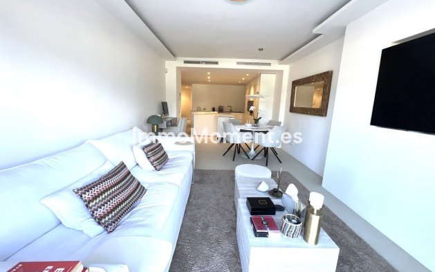 Resale - Apartment - Marbella - Nueva Andalucía